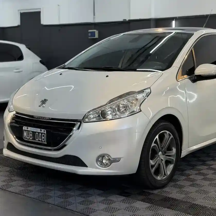 Peugeot 208 2013 - foto 1
