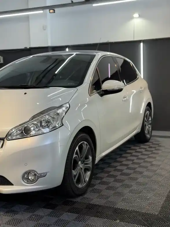 Peugeot 208 1.6 Feline 2013 - foto 5