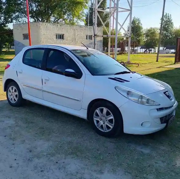 Peugeot 207 1.4 Allure 75Cv 2013 - foto 3