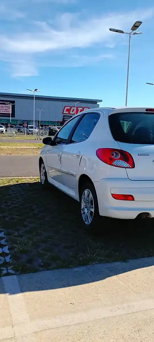 Peugeot 207 1.4 Allure 75Cv 2013 - foto 4