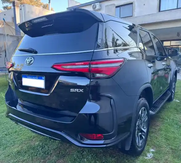 Toyota Sw4 2.8 Srx 204Cv 4X4 7As At 2025 - foto 4