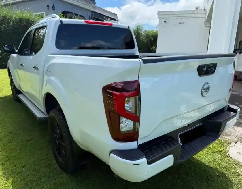 Nissan Frontier 2.3T Xe 4X2 At L22 2023 - foto 3