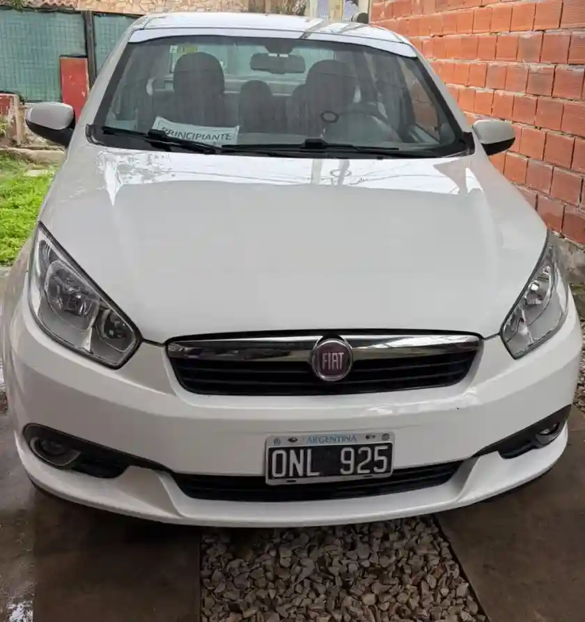 Fiat Grand Siena 1.6 Essence 115Cv Pack Seguridad 2014 - foto 2