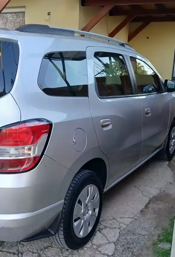 Chevrolet Spin 1.8 Lt 5As 105Cv 2017 - foto 3