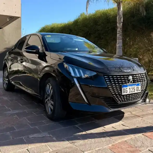 Peugeot 208 2023 - foto 1