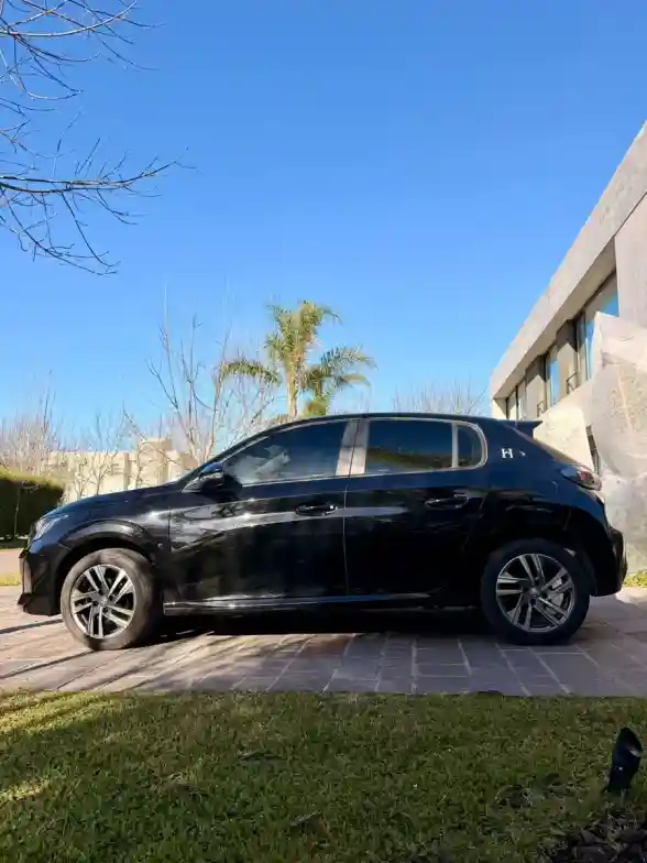 Peugeot 208 1.6 Feline Tiptronic 2023 - foto 3