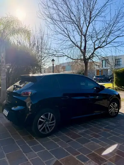 Peugeot 208 1.6 Feline Tiptronic 2023 - foto 4