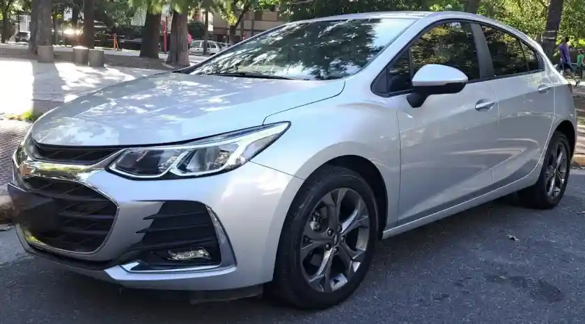 Chevrolet Cruze II 2020 - foto 1