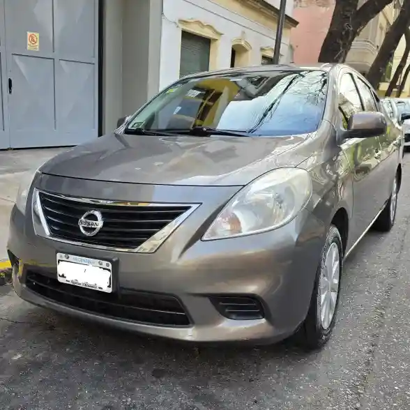 Nissan Versa 1.6 Visia Mt 2014 - foto 1