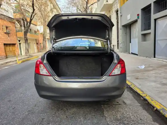 Nissan Versa 1.6 Visia Mt 2014 - foto 4