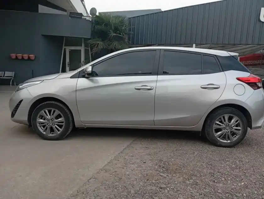 Toyota Yaris 1.5 5 Ptas Xls L/20 2020 - foto 2