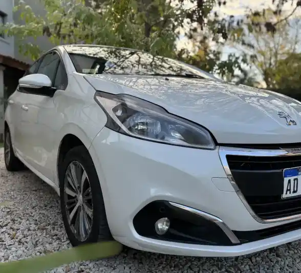 Peugeot 208 2019 - foto 1
