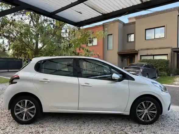 Peugeot 208 1.6 Feline Tiptronic 2019 - foto 2