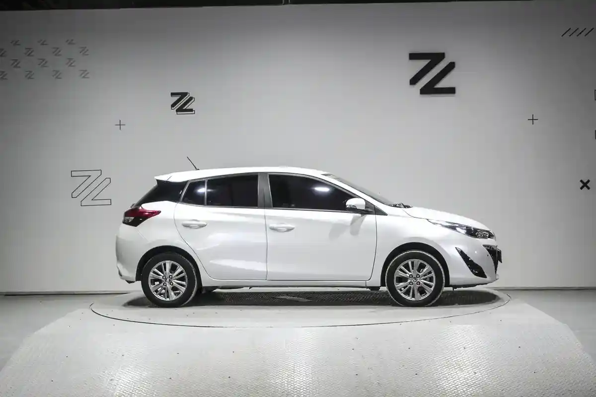 Toyota Yaris 1.5 107Cv Xls Cvt 2020 - foto 4