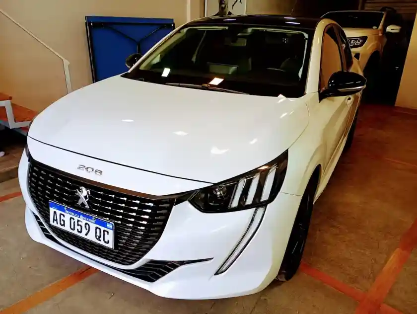 Peugeot 208 1.6 Style Tiptronic 2023 - foto 2