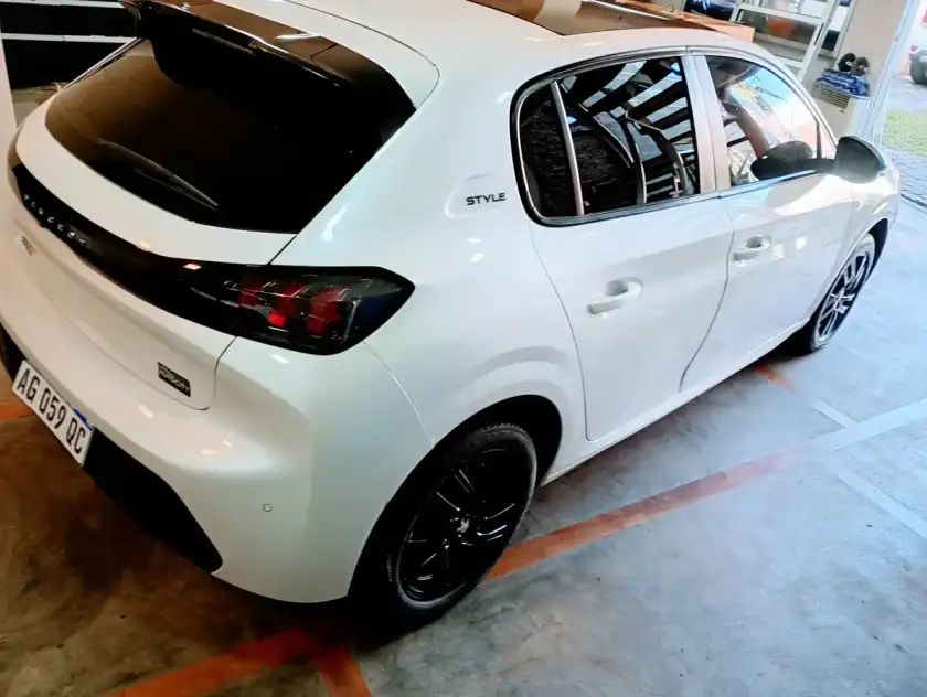 Peugeot 208 1.6 Style Tiptronic 2023 - foto 4