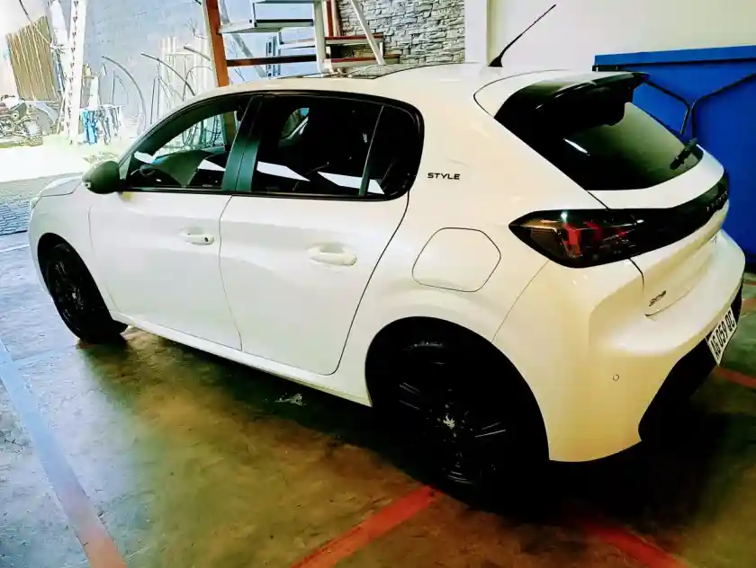 Peugeot 208 1.6 Style Tiptronic 2023 - foto 5