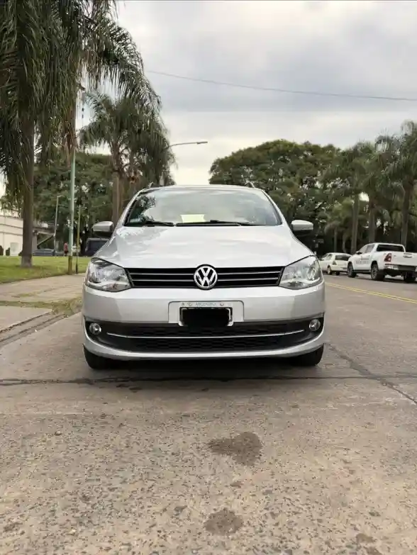 Volkswagen Suran 1.6 Imotion Highline 2014 - foto 4