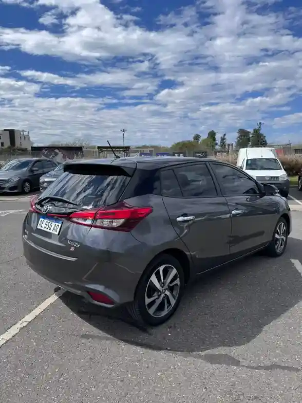Toyota Yaris 1.5 107Cv S Cvt 2020 - foto 2