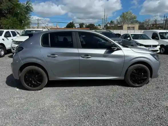 Peugeot 208 1.2 New Like 2023 - foto 3