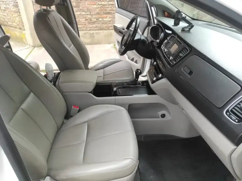 Kia Carnival 2.2 Crdi Ex Premium 2016 - foto 4