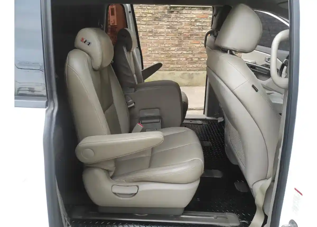 Kia Carnival 2.2 Crdi Ex Premium 2016 - foto 5