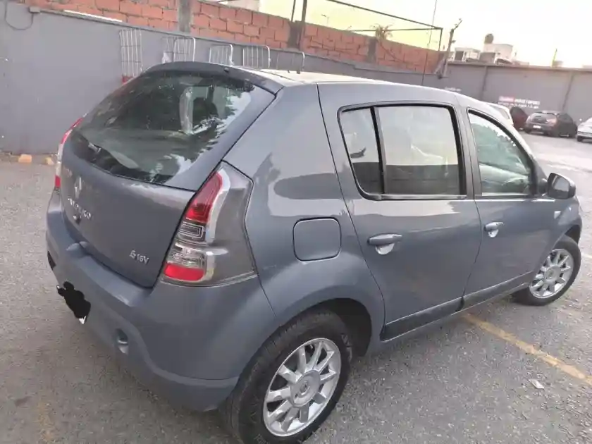 Renault Sandero 1.6 Privilege Nav 105Cv 2015 - foto 4