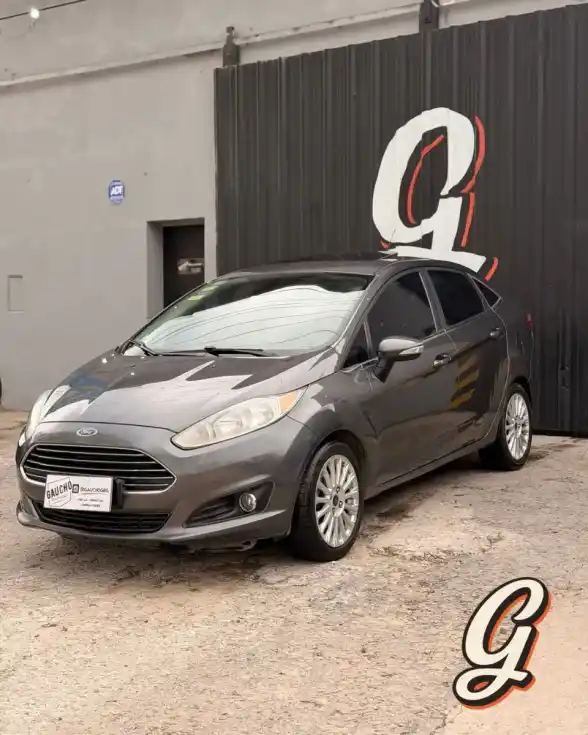 Ford Fiesta Kinetic 1.6 Titanium 120Cv 2015 - foto 1
