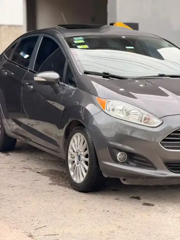 Ford Fiesta Kinetic 1.6 Titanium 120Cv 2015 - foto 2