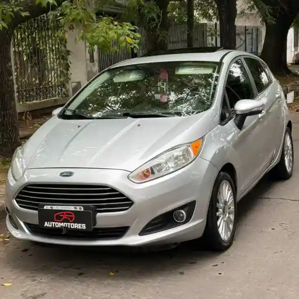Ford Fiesta Kinetic 1.6 Se Plus 120Cv 2014 - foto 1