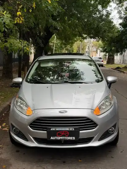 Ford Fiesta Kinetic 1.6 Se Plus 120Cv 2014 - foto 2