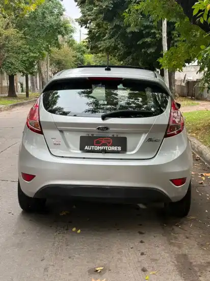 Ford Fiesta Kinetic 1.6 Se Plus 120Cv 2014 - foto 3