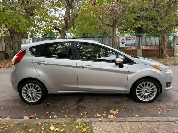 Ford Fiesta Kinetic 1.6 Se Plus 120Cv 2014 - foto 4