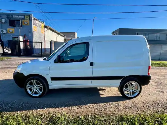 Citroën Berlingo Furgon 1.6 Vti 115 Business 2024 - foto 2