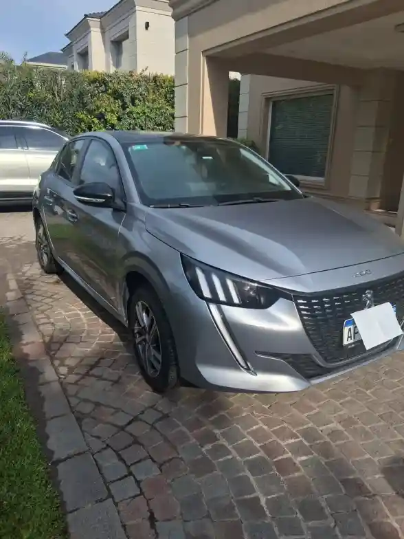 Peugeot 208 1.6L Feline Tiptronic 2023 - foto 2