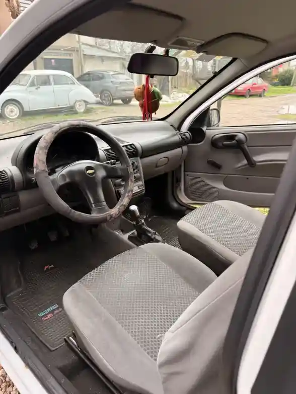 Chevrolet Classic 1.4 Cargo 2010 - foto 3