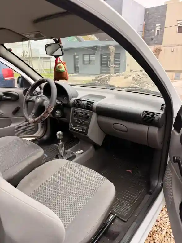 Chevrolet Classic 1.4 Cargo 2010 - foto 4