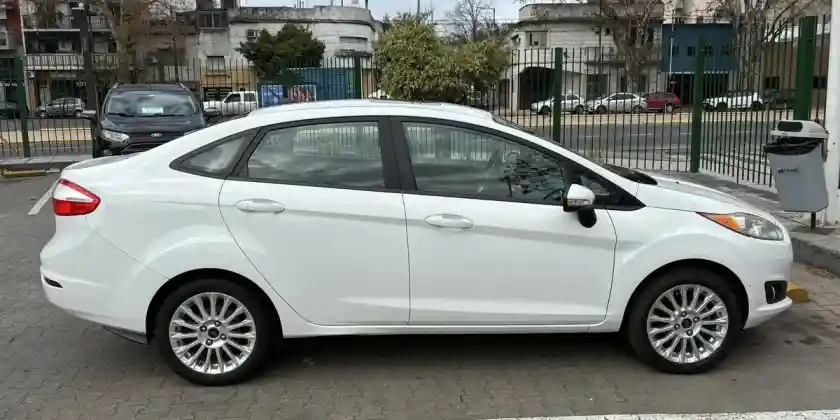Ford Fiesta Kinetic 1.6 Sedan Se Plus 2017 - foto 4