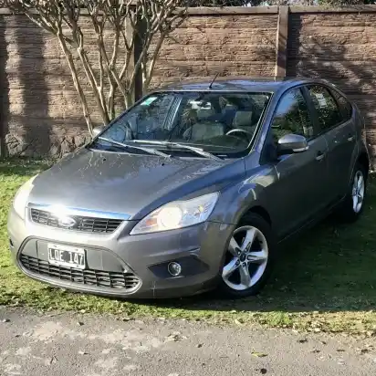 Ford Focus 2 1.6 Trend Sigma 2012 - foto 1