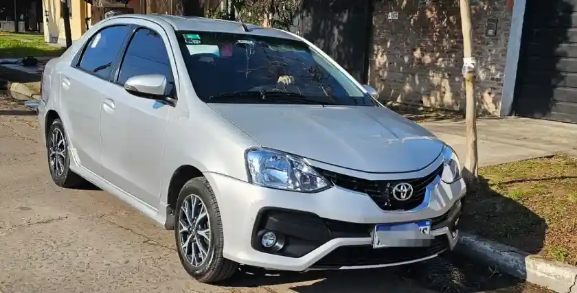 Toyota Etios 1.5 Platinum 4 P Automática 2017 - foto 1
