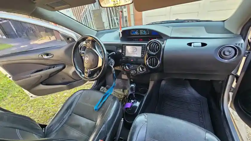 Toyota Etios 1.5 Platinum 4 P Automática 2017 - foto 2