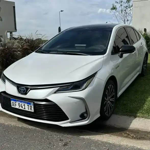 Toyota Corolla 1.8 Hev Seg Ecvt 2023 - foto 1