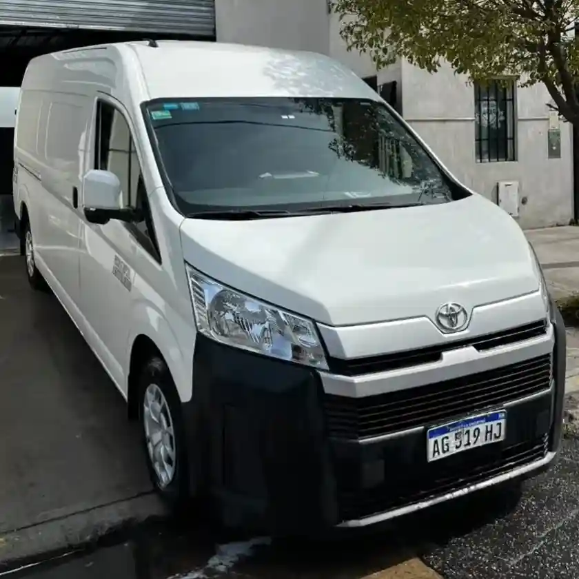 Toyota Hiace 2.8 Tdi Furgón 6At L2H2 3A 5P 2023 - foto 2