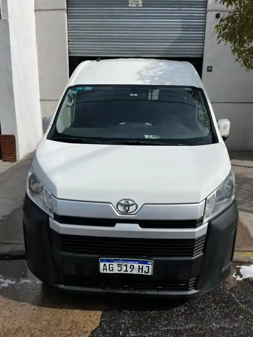 Toyota Hiace 2.8 Tdi Furgón 6At L2H2 3A 5P 2023 - foto 5