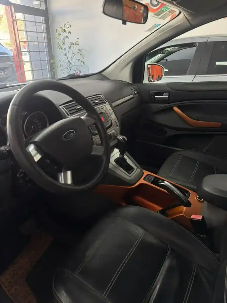 Ford Kuga 2.5 Titanium At 4X4 (Ku03) 2011 - foto 4
