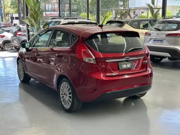 Ford Fiesta Kinetic 1.6 Titanium 120Cv 2013 - foto 2