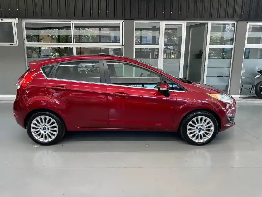 Ford Fiesta Kinetic 1.6 Titanium 120Cv 2013 - foto 5