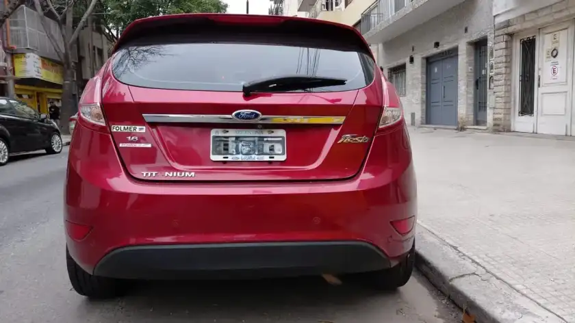 Ford Fiesta Kinetic 1.6 Titanium Powershift 120Cv 2014 - foto 4