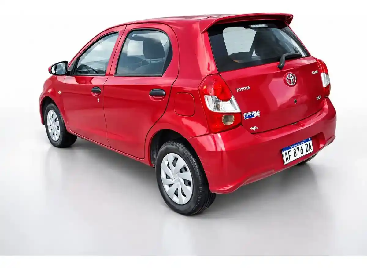 Toyota Etios 1.5 5 Ptas X 6Mt L/18 2023 - foto 4