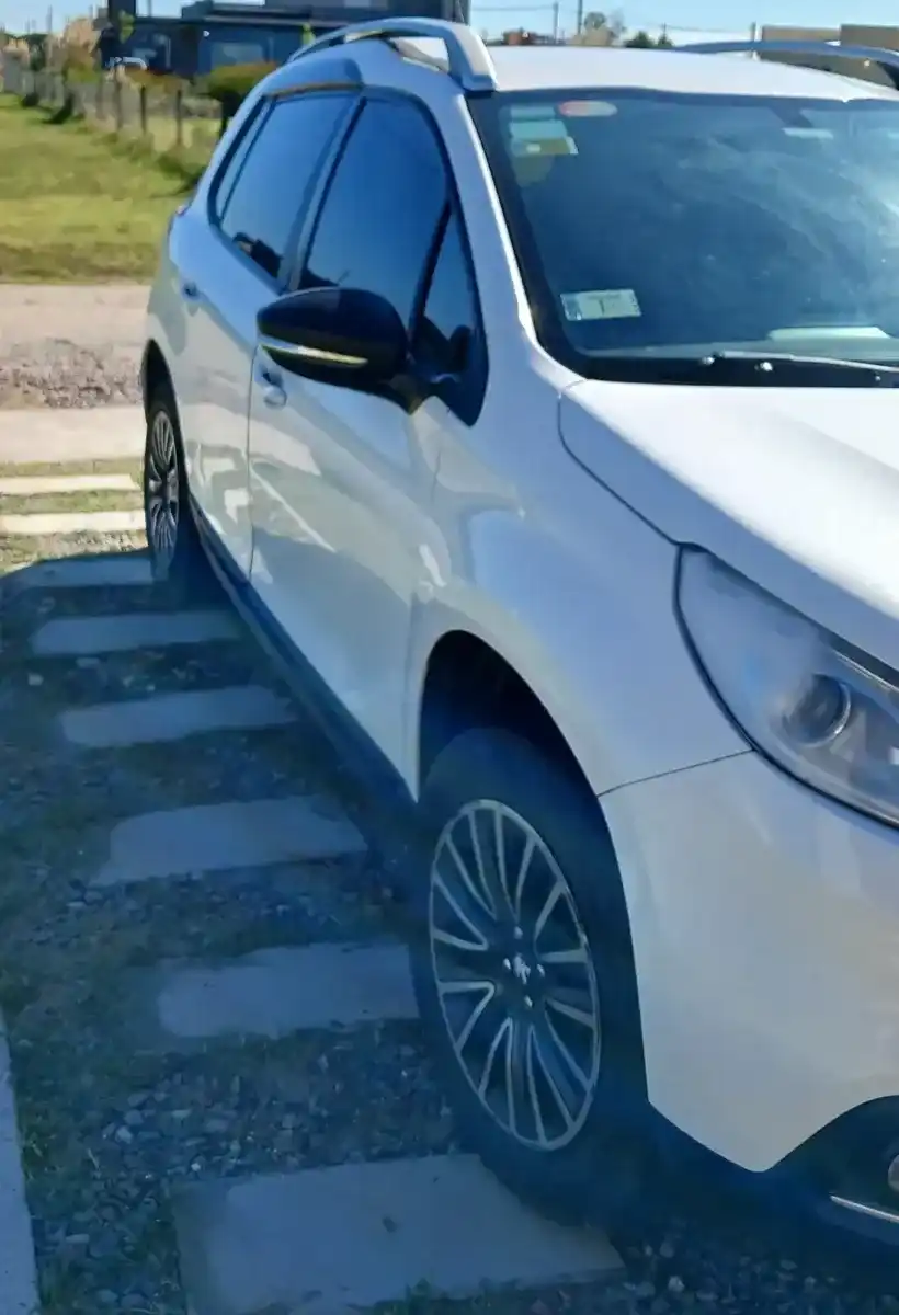 Peugeot 2008 1.6 Active 2018 - foto 3
